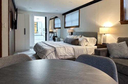 Romulus Hotel | DTW Suites