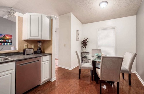 Riverside House | DUBLIN GETAWAY - NEAR COLUMBUS!