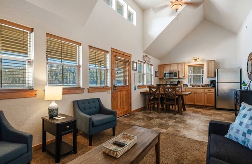 Dover Bay House | Duck N' Work - Lakefront Beach Bungalow