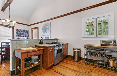 Duckpond House | !Duck Pond Charming 3bed 2 bath house!