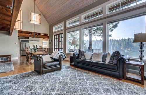 Post Falls House | Dynamite View that will have you feeling like you are sitting in the osprey nest