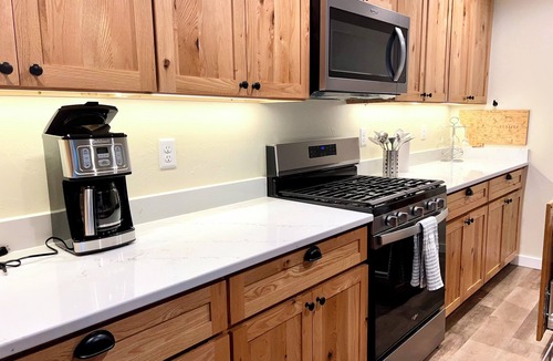 Cascade House | Eagle Rock Fishing Retreat- Missouri River