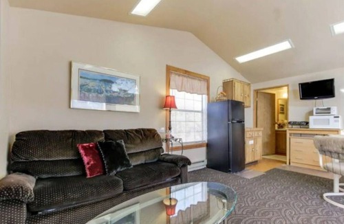 Bayview House | Eagles Landing Cabin