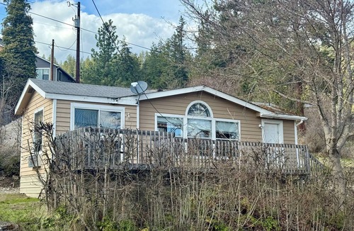 Bayview House | Eagles Landing Cabin