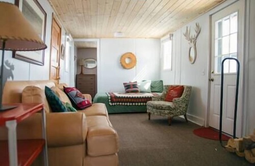 Walden House | Eagle’s Nest Cabin on the Ridge @ 22 West