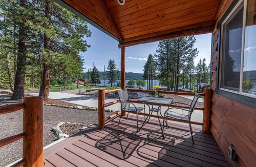 Lake Mary Ronan Cottage | Eagles Nest-Charming One Bedroom Lake Views