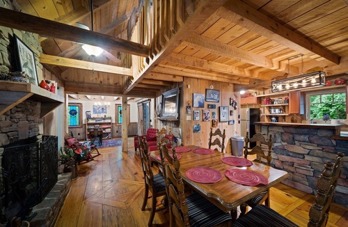 Mentone Cabin | Eagles + Owl's-TWO cabins on the lake-sleeps 16