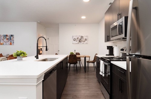 Whitestown Apartment | Earthy Elegance Spacious 2BR 2BA 2 KingBeds GymWFH