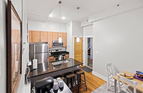 Downtown Richmond Apartment | East Clay Street Lofts Apt 1 - Convention Center