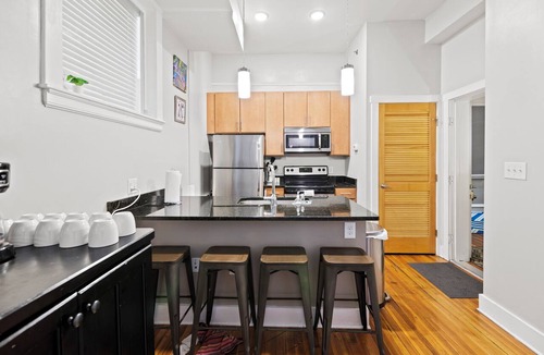 Downtown Richmond Apartment | East Clay Street Lofts Apt 1 - Convention Center