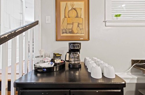 Downtown Richmond Apartment | East Clay Street Lofts Apt 1 - Convention Center