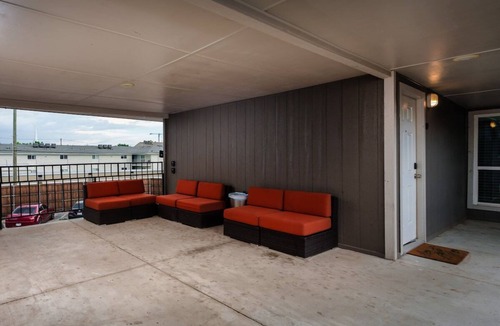 Old East Dallas Apartment | East Dallas Hideaway - 1BR Near Med District - Gated - Extended Stays