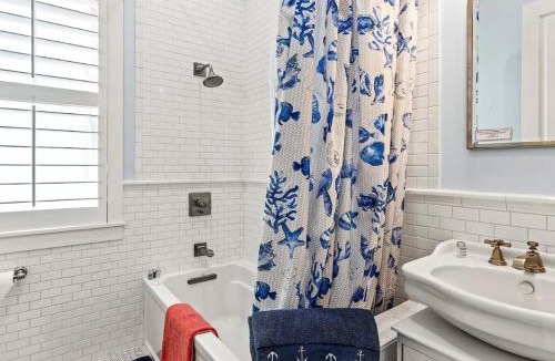 Galveston House | East end Pet friendly home Nearby to Beach