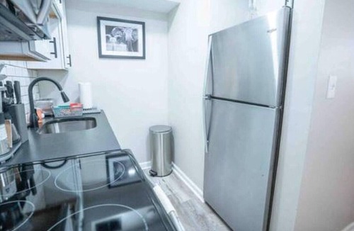 Franklin Park Apartment | East Market Retreat!
