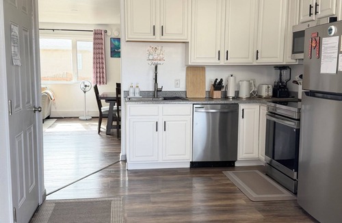 Fairbanks House | Easy Stay Cozy 3BR Home Aurora Views Prime Location