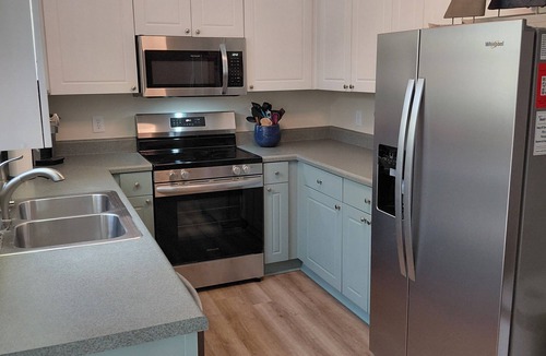 Tranquil Harbour House | Easy Walk to Beach, Concerts, Publix, Splash Pad, Market. Bikes, Carts, & Chairs