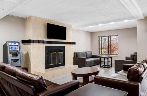 Billings Cabin | Econo Lodge Billings