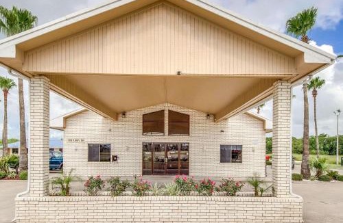 Falfurrias Cabin | Econo Lodge Falfurrias Hwy 281