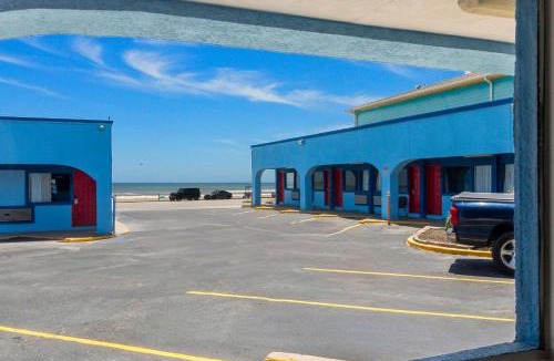 Galveston Cabin | Econo Lodge Galveston Seawall