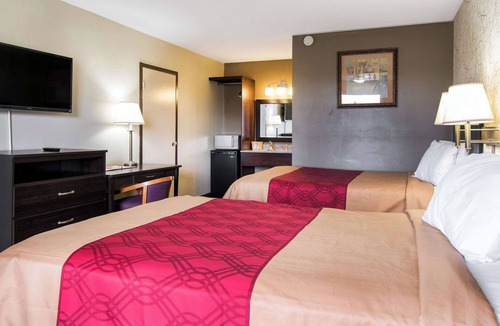 Selma Hotel | Econo Lodge Selma - Smithfield