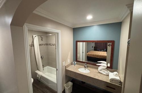 Sun Valley Hotel | Economy Inn - Burbank Airport