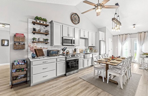 Noblesville House | Edelweiss Chic Retreat/Grand Park/Ruoff/Extended Stays Acceptedn