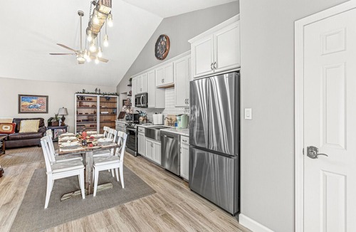 Noblesville House | Edelweiss Chic Retreat/Grand Park/Ruoff/Extended Stays Acceptedn