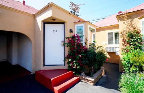 Studio City Hotel | El Royale Hotel - Near Universal Studios Hollywood