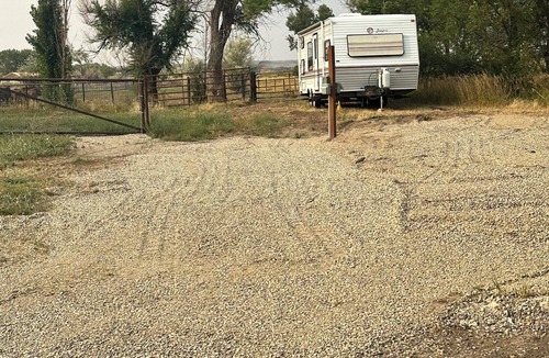 Miles City RV Rental | Electric Only RV Spot, with horse pens available!