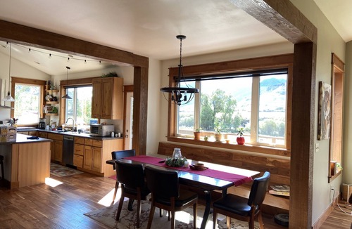 Gardiner House | Electric Peak Retreat at Yellowstone National Park North Entrance