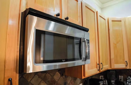 Lower Greenville Apartment | Elegant 2BR Townhome Walking of Lower Greenville