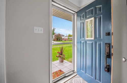 Royal Oak House | Elegant, Artsy Home in N. Royal Oak!
