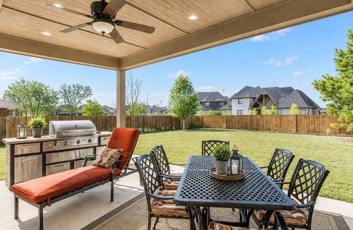 Sapulpa House | Elegant Brick House at Jenks
