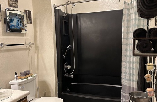 Gillette Apartment | Elegant ,but cozy apartment within walking distance of lots of great places .