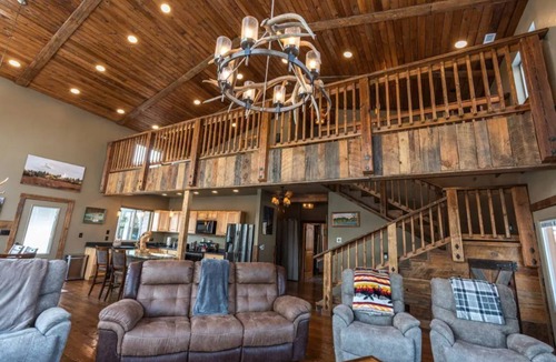Cobalt Cabin | Elegant Cabin- Northfork Idaho Salmon River, Reunions, Secluded. Quiet. Views