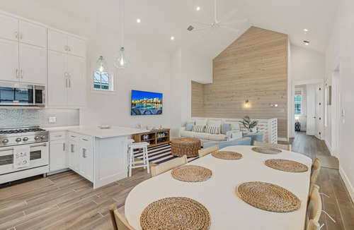Cinnamon Shore House | Elegant Cinnamon Shore Beach Home w/Porch Swing & Resort Amenities!