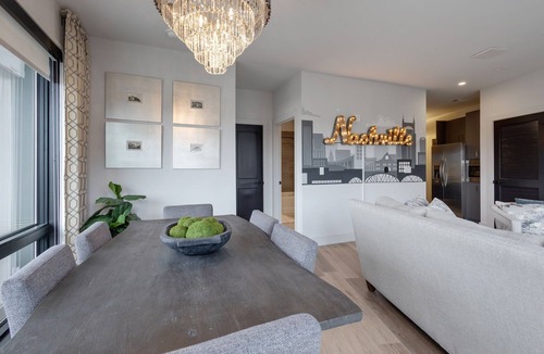 West End Condo | Elegant Corner Penthouse with Private Balcony, Skyline Views, Pool, and Gym