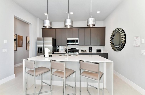 Reunion Hotel | Elegant Escape Condo near Disney with Resort & Waterpark Access - B46-131
