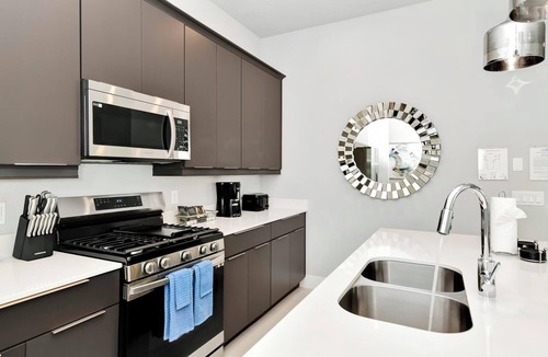 Reunion Hotel | Elegant Escape Condo near Disney with Resort & Waterpark Access - B46-131