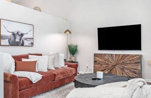 Millard House | Elegant Escape-Fenced Yard BBQ & Cozy Fire Pit