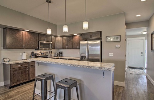 Bozeman House | "Elegant Escape" (KING BED) Minutes From Downtown