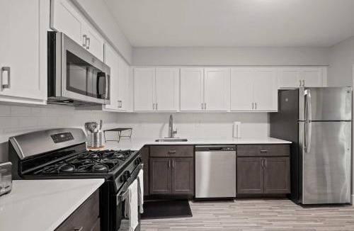 Rochester Apartment | Elegant Escape Prime Location & Style