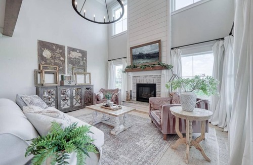Rexburg House | Elegant Oxbow Farmhouse-Sleeps 20 (More pics soon)