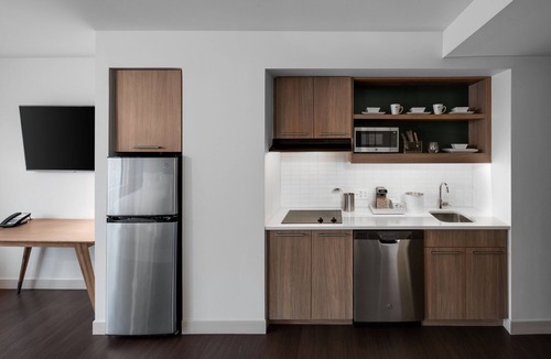 Downtown Detroit Hotel | Element by Marriott Detroit at The Metropolitan
