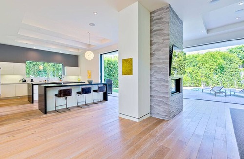 Beverly Grove House | Elevated WeHo Modern Retreat w/Pool & Privacy