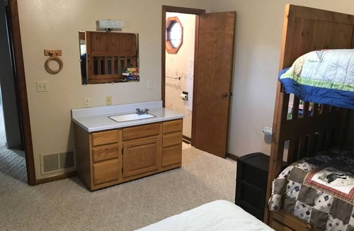 New Salem House | Elisha's Place ~ Close to I-94