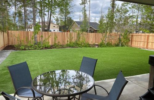 Ponderay House | Elk Grove Getaway