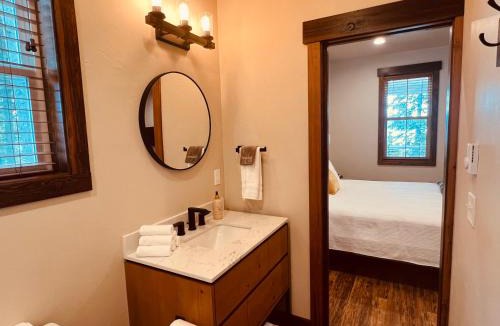 Lakeside House | Elk Ridge Village 201A Cozy Cabin with views of Flathead Lake and the mountains