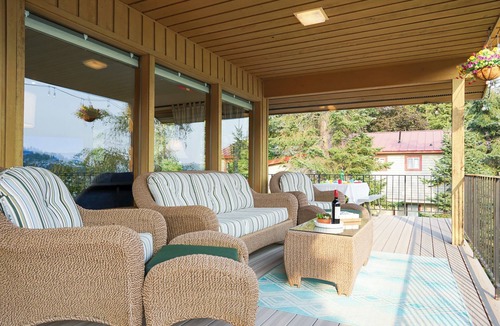 Coeur d'Alene House | Ellen's Escape in Rockford Bay/Lake CDA — no wake zone and family friendly.