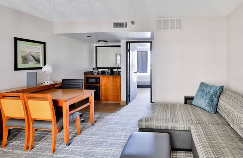 Windsor Park Hotel | Embassy Suites by Hilton Austin Central